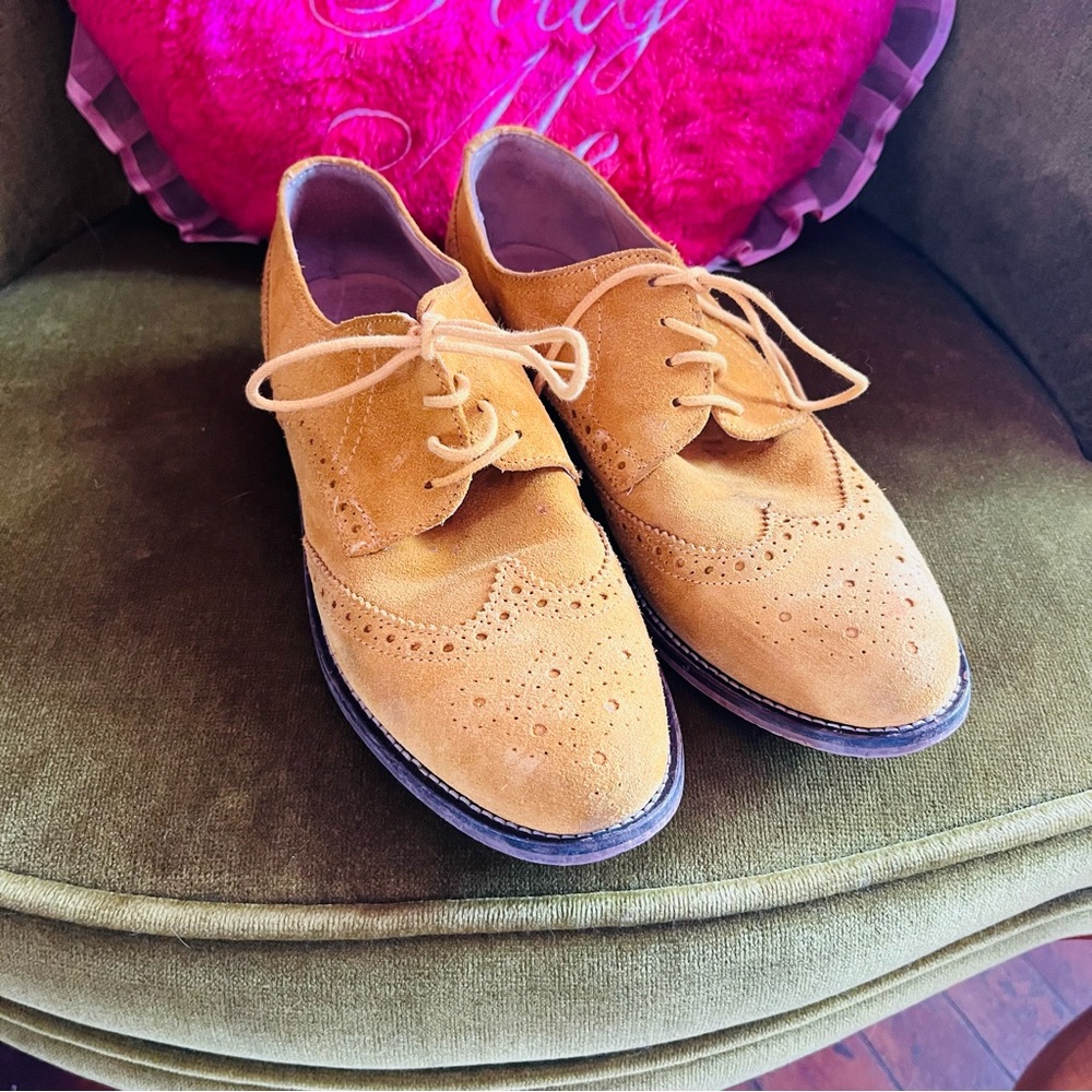 Mustard yellow Oxford shoes